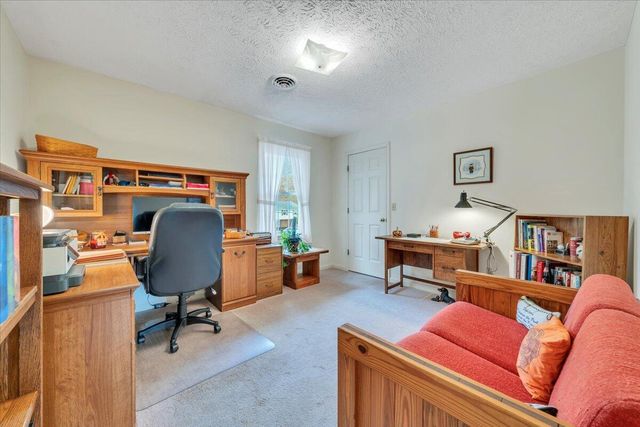 109 Sherry May ST, Covington, VA 24426