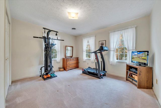 109 Sherry May ST, Covington, VA 24426