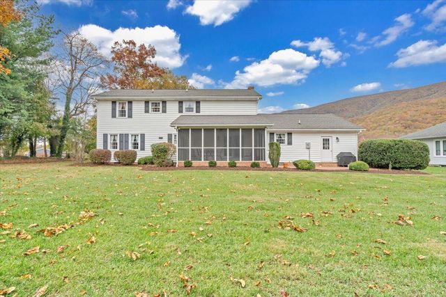 109 Sherry May ST, Covington, VA 24426