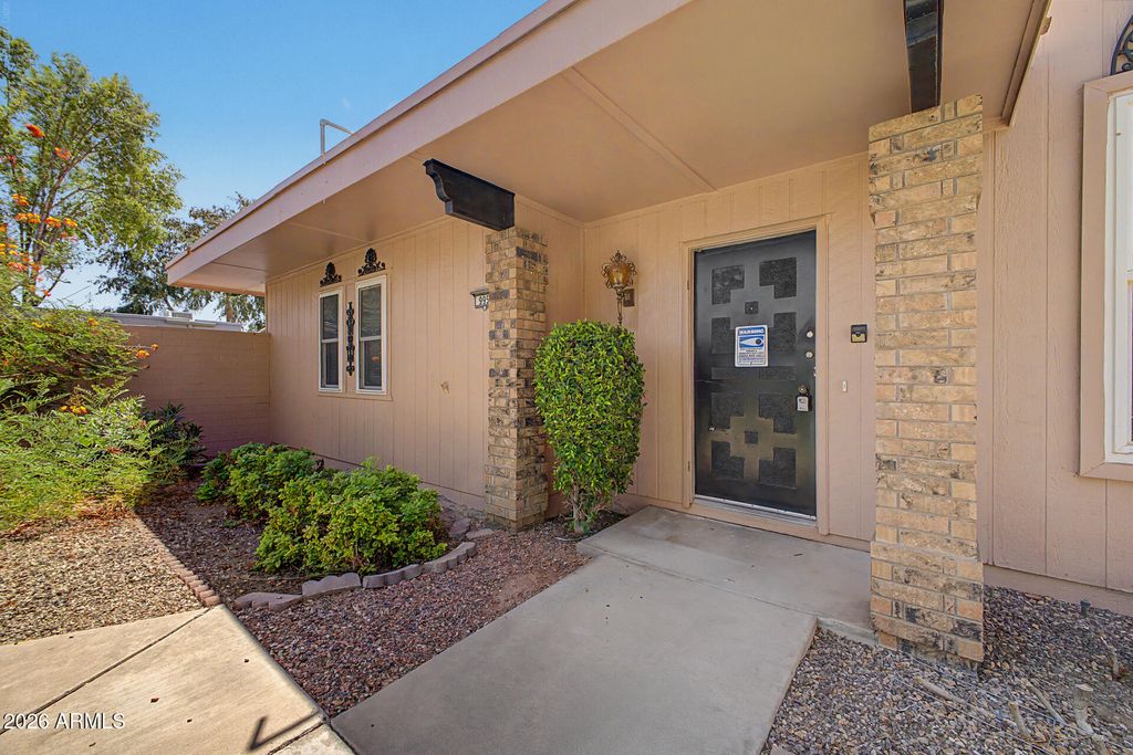 9959 W HAWTHORN Drive, Sun City, AZ 85351 — exterior
