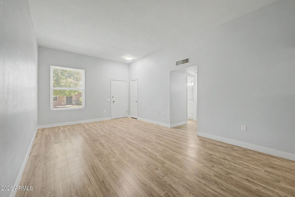 9959 W HAWTHORN Drive, Sun City, AZ 85351 — photo 4