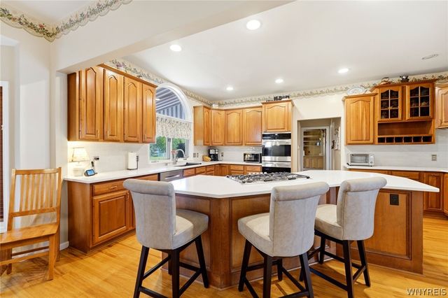 5507 Via Marina, Clarence, NY 14221