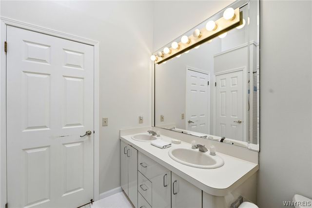 5507 Via Marina, Clarence, NY 14221