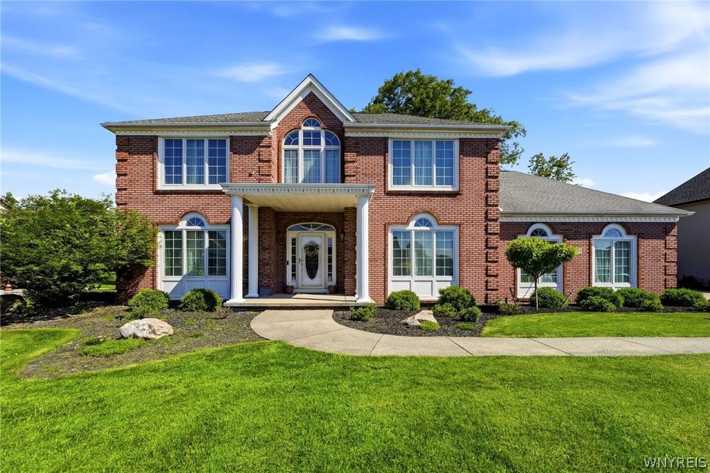5507 Via Marina, Clarence, NY 14221