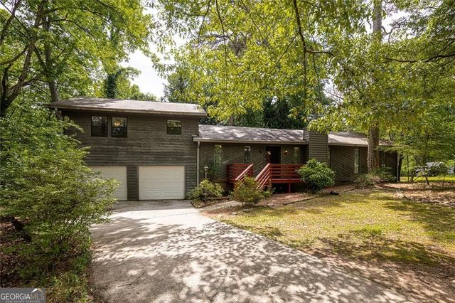 633 Iris Road, Pine Lake, GA 30072