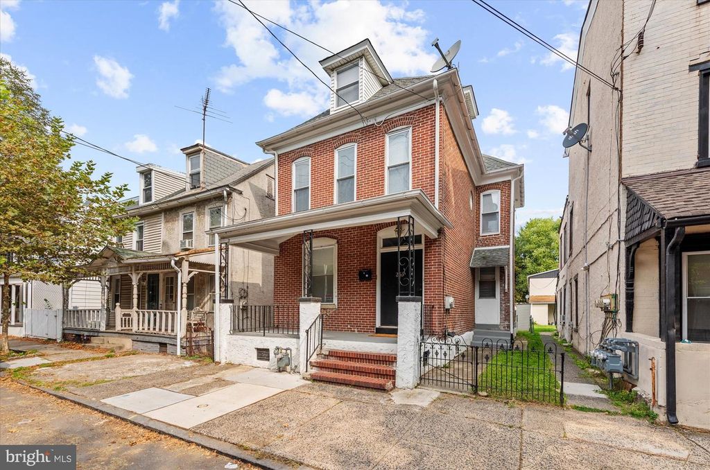 253 BEECH ST, POTTSTOWN, PA 19464 — exterior
