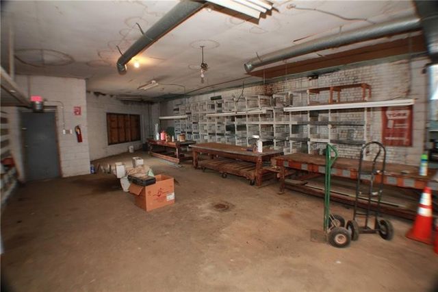 712 Magee Ave & 8th St, Jeannette, PA 15644