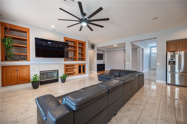 8405 Mystic Night Avenue, Las Vegas, NV 89143