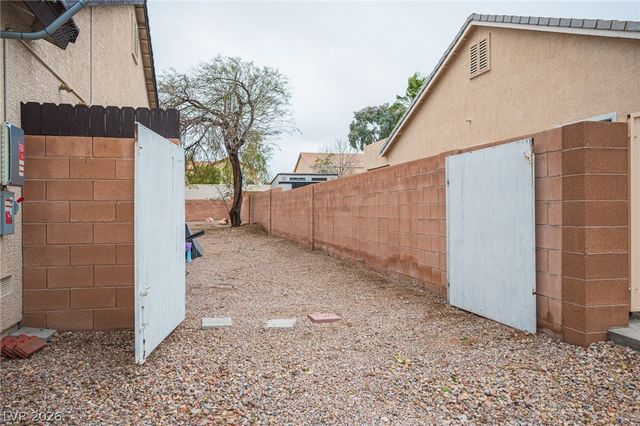 8405 Mystic Night Avenue, Las Vegas, NV 89143