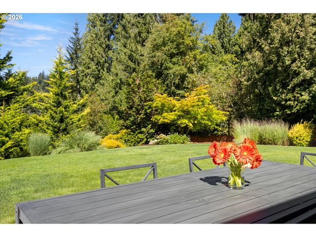 6305 Sw SWEETBRIAR Ct, Portland, OR 97221