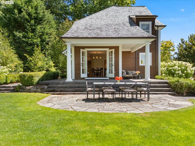 6305 Sw SWEETBRIAR Ct, Portland, OR 97221