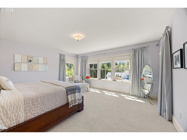 6305 Sw SWEETBRIAR Ct, Portland, OR 97221
