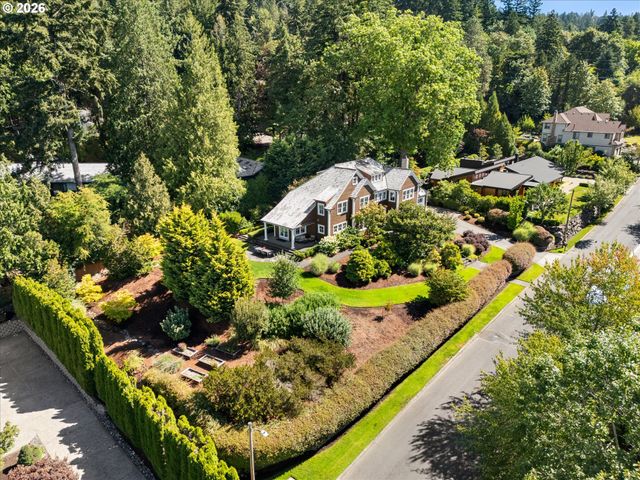 6305 Sw SWEETBRIAR Ct, Portland, OR 97221