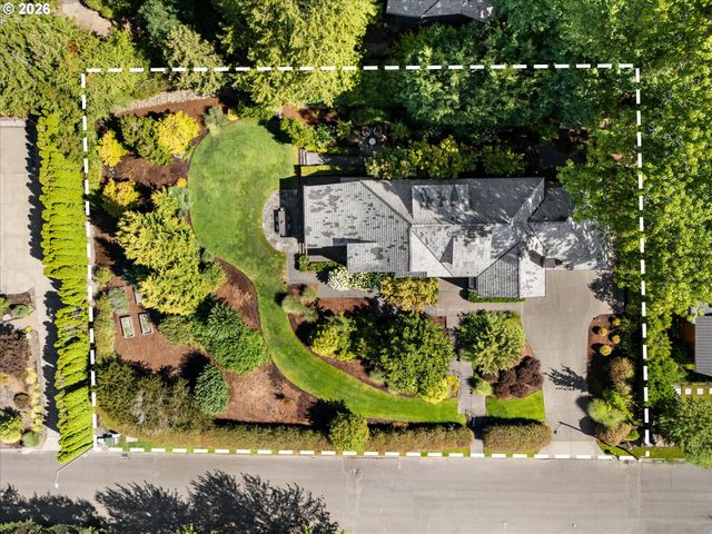 6305 Sw SWEETBRIAR Ct, Portland, OR 97221
