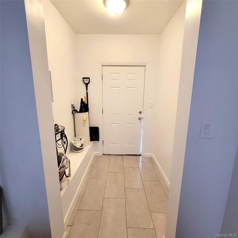 69-21 78th Street, Middle Village, NY 11379