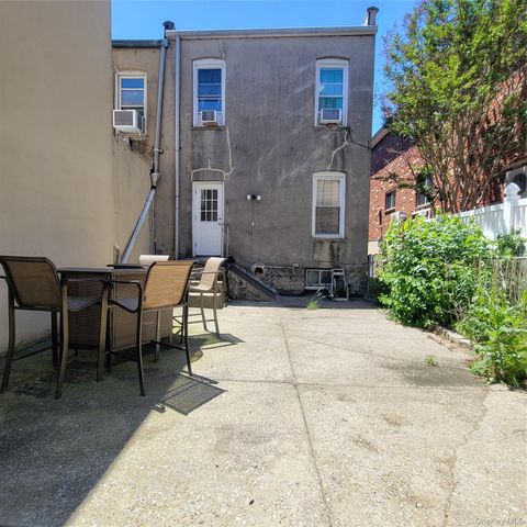 69-21 78th Street, Middle Village, NY 11379