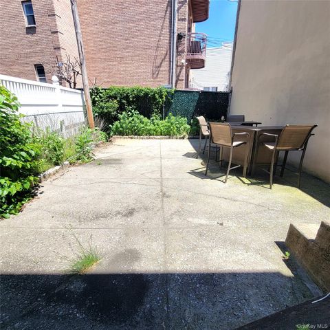 69-21 78th Street, Middle Village, NY 11379