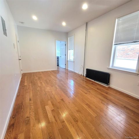 69-21 78th Street, Middle Village, NY 11379