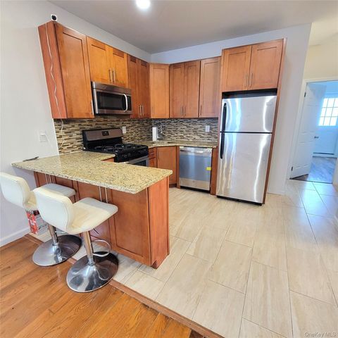 69-21 78th Street, Middle Village, NY 11379