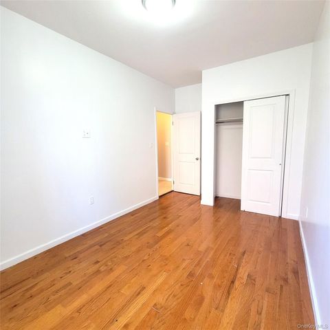 69-21 78th Street, Middle Village, NY 11379