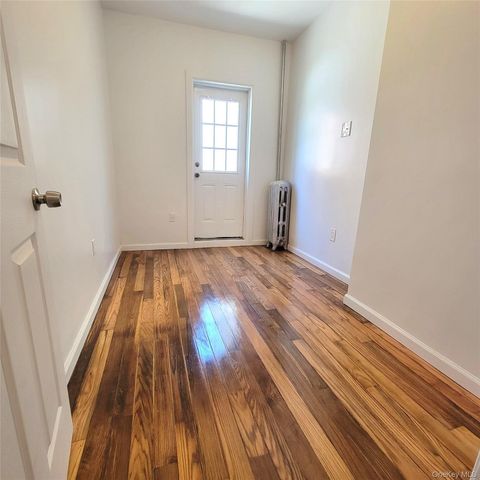 69-21 78th Street, Middle Village, NY 11379