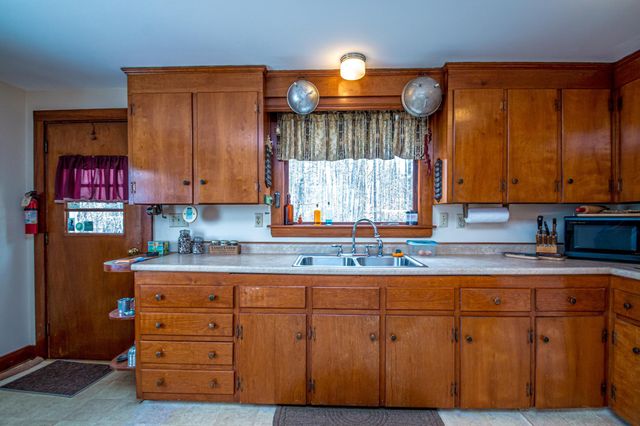 11 Emery Lane, Wakefield, NH 03830
