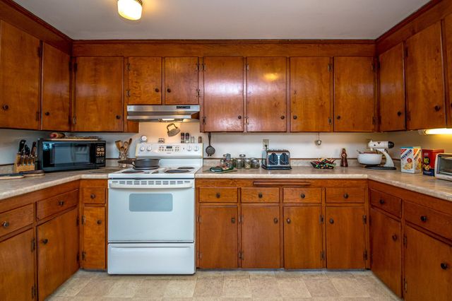 11 Emery Lane, Wakefield, NH 03830