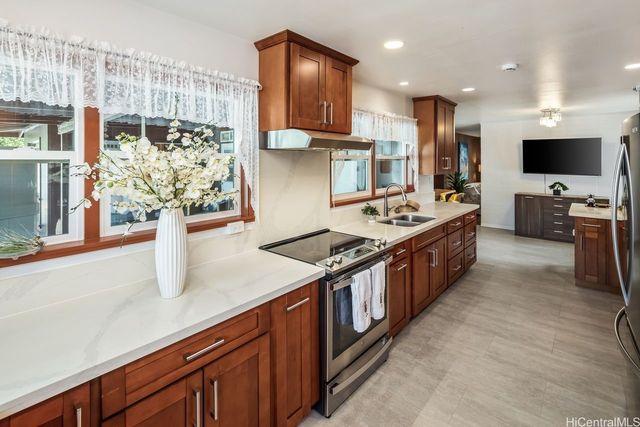 50 Kalaka Place, Kailua, HI 96734