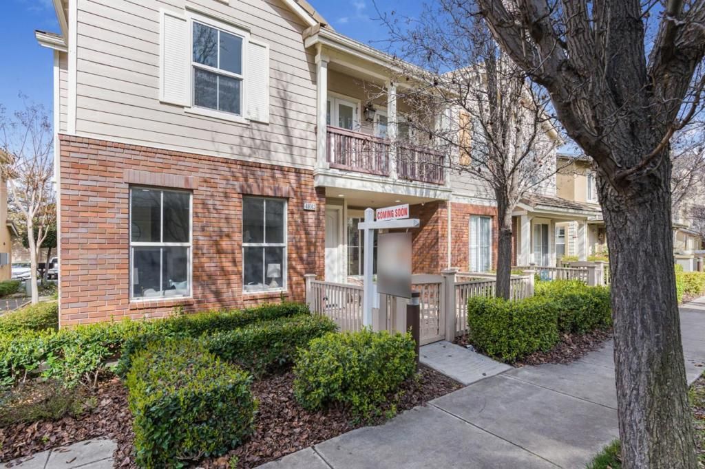 Image 3 of property listing at 49063 Woodgrove, Fremont, CA 94539