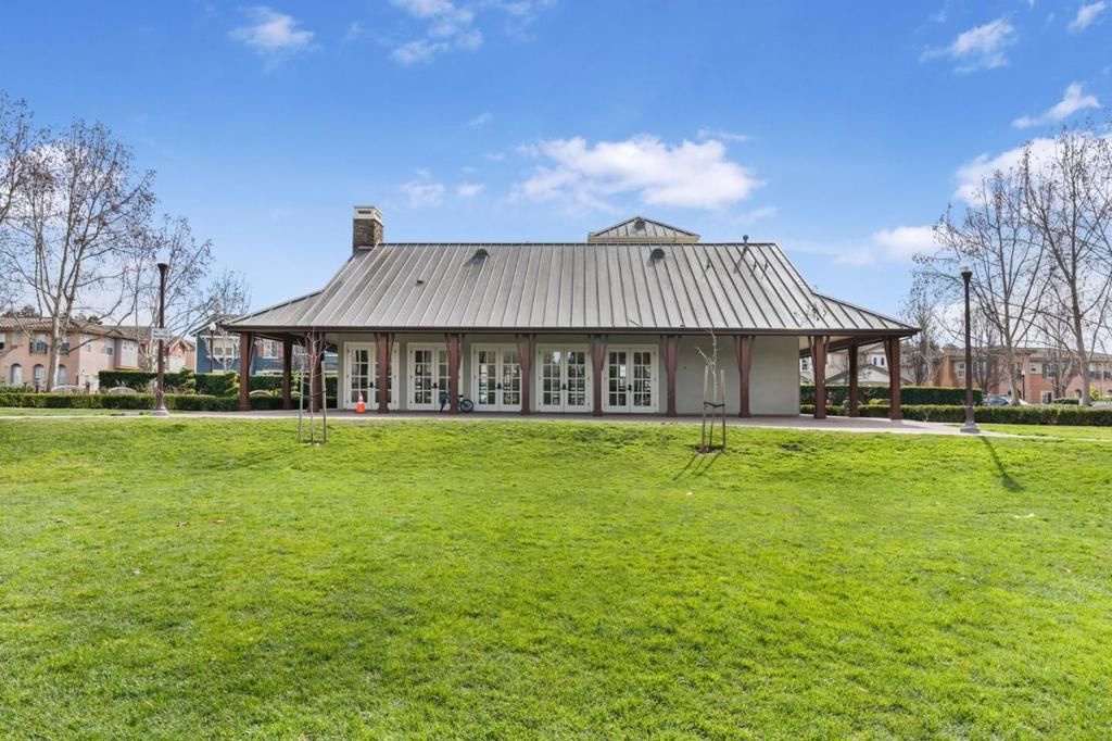 Image 32 of property listing at 49063 Woodgrove, Fremont, CA 94539