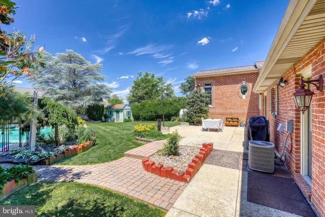 1188 MARIE AVE, Ephrata, PA 17522
