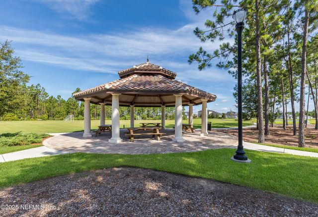 76565 WINTERFIELD Drive, Yulee, FL 32097
