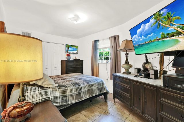 2305 NE 135th Ter, North Miami Beach, FL 33181