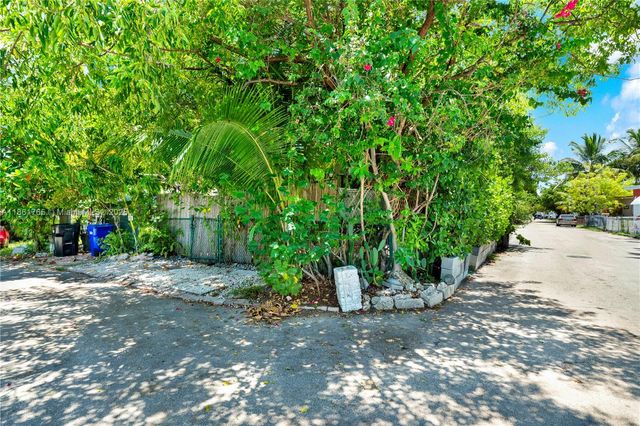 2305 NE 135th Ter, North Miami Beach, FL 33181
