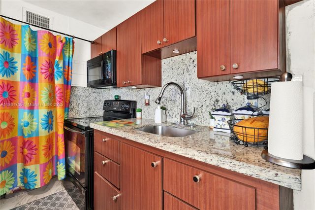 2305 NE 135th Ter, North Miami Beach, FL 33181