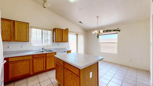 909 Benjamin Drive SE, Rio Rancho, NM 87124