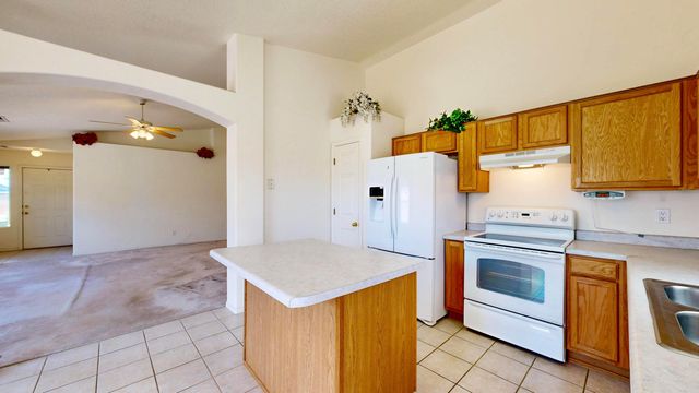 909 Benjamin Drive SE, Rio Rancho, NM 87124