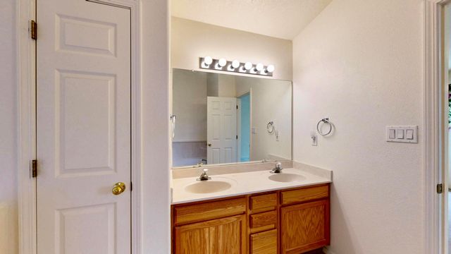 909 Benjamin Drive SE, Rio Rancho, NM 87124