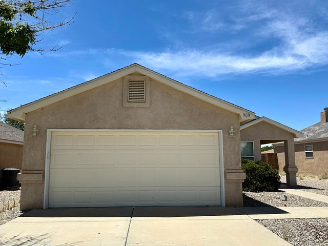909 Benjamin Drive SE, Rio Rancho, NM 87124