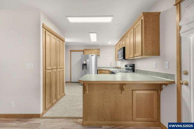 1061 Argon Av, Eugene, OR 97404