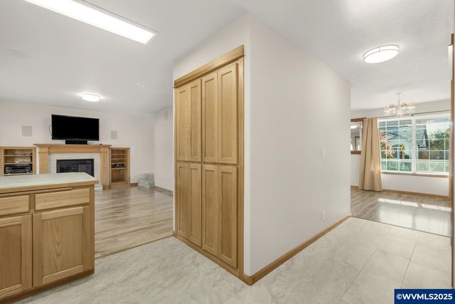 1061 Argon Av, Eugene, OR 97404