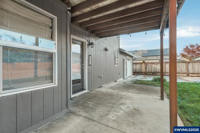 1061 Argon Av, Eugene, OR 97404