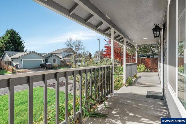 1061 Argon Av, Eugene, OR 97404