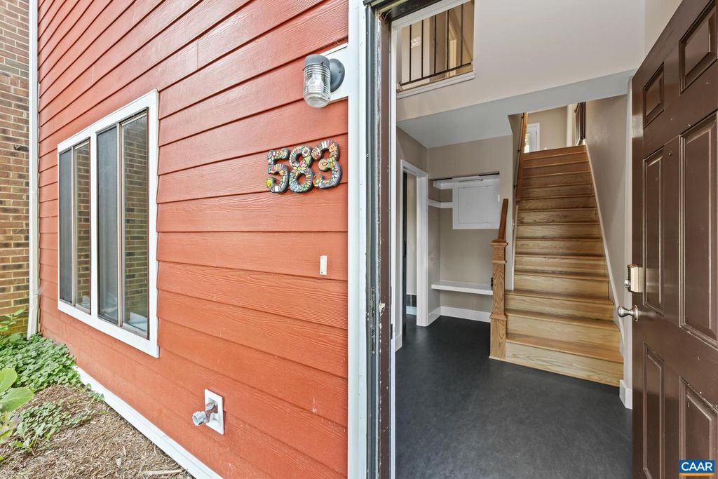 583 SOUTHAMPTON CT, Charlottesville, VA 22901