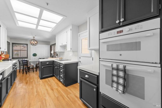 69 Fountain Grove Cir, Napa, CA 94558