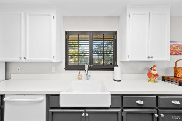 69 Fountain Grove Cir, Napa, CA 94558