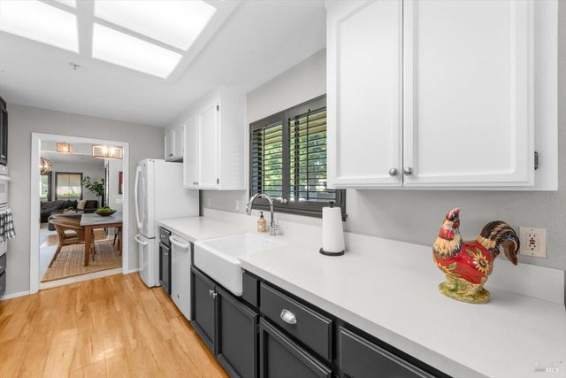 69 Fountain Grove Cir, Napa, CA 94558