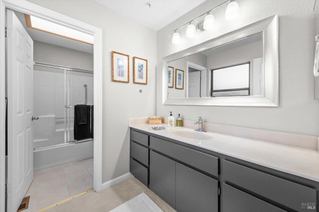 69 Fountain Grove Cir, Napa, CA 94558