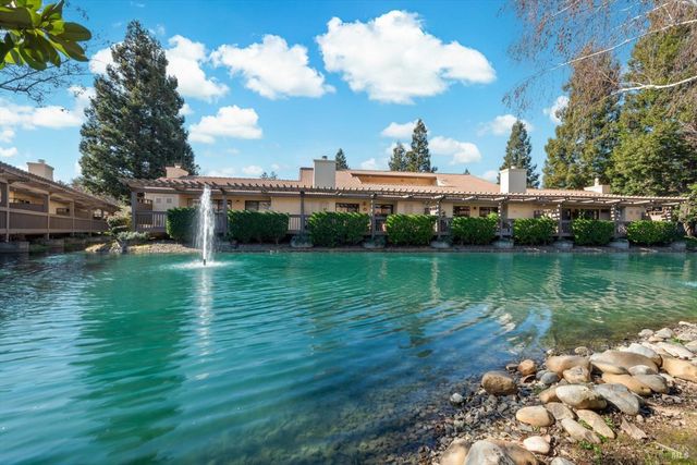 69 Fountain Grove Cir, Napa, CA 94558