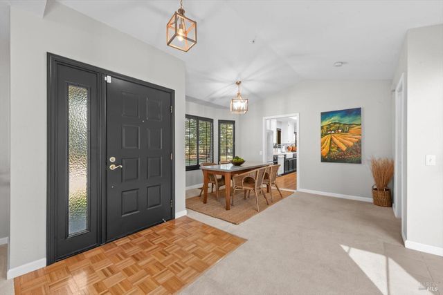 69 Fountain Grove Cir, Napa, CA 94558